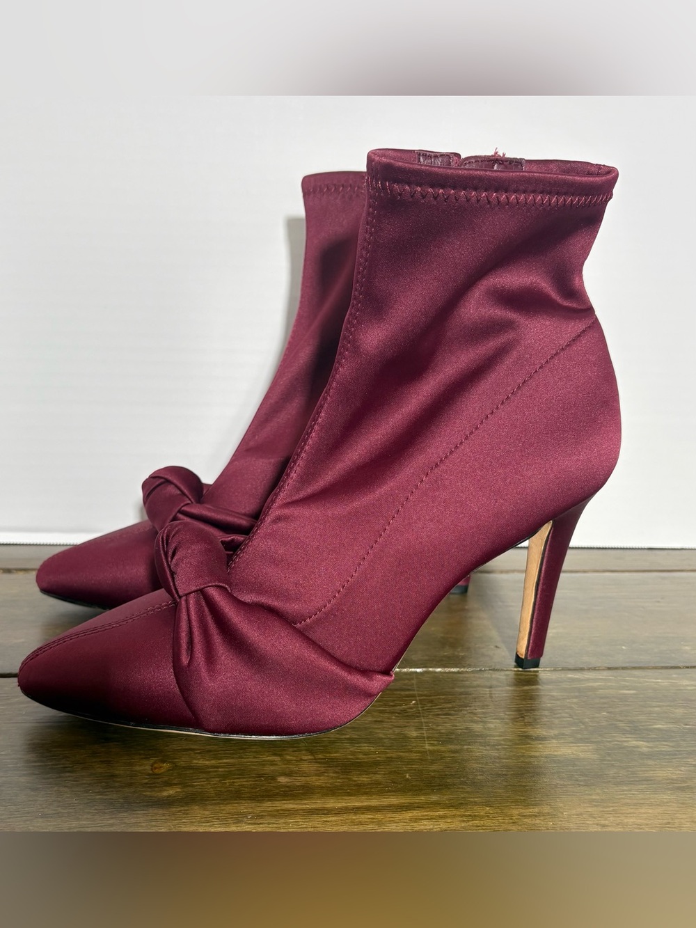 NEW Antonio Melani Kamerin Burgundy Satin Ankle Boots Size 10 - Picture 3 of 10